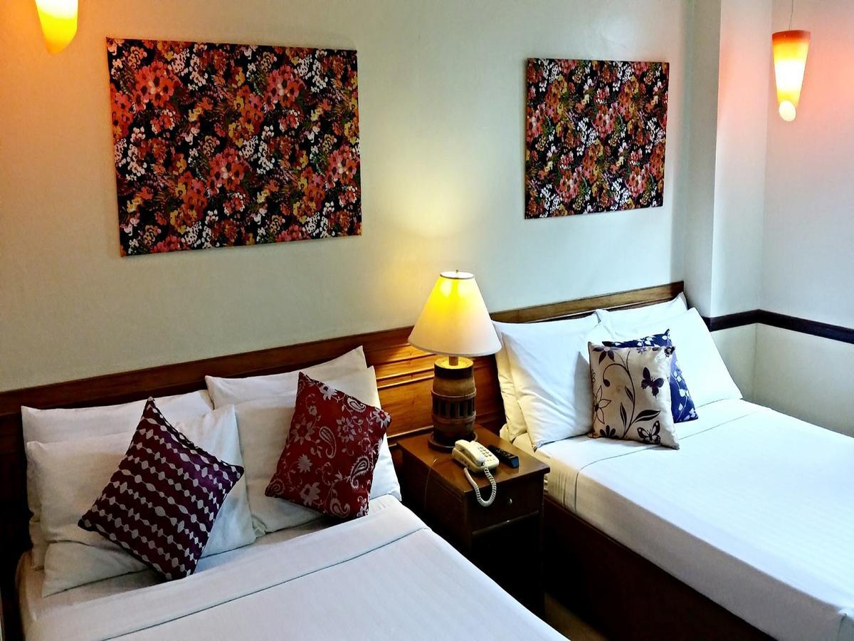 La Parilla Hotel Cabanatuan City Exterior photo